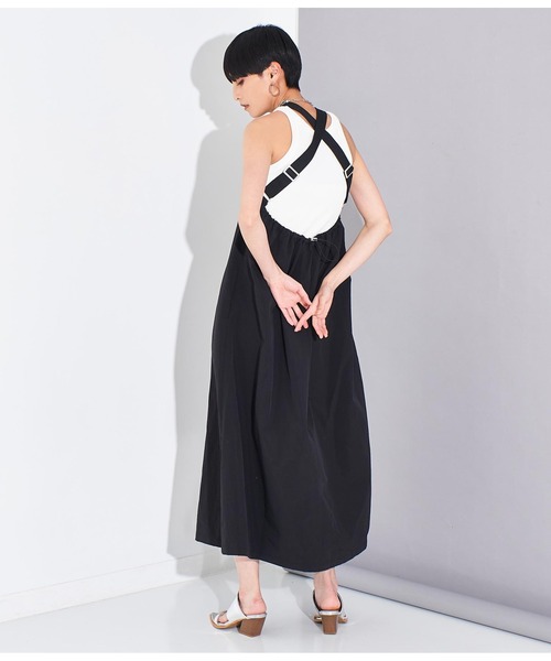 Settimissimo（セッティミッシモ）の「ワッシャータフタバッククロスエプロン風ワンピース（ワンピース・レディース・ブラック/グレイッシュベージュ・FREE）」の10枚目の写真