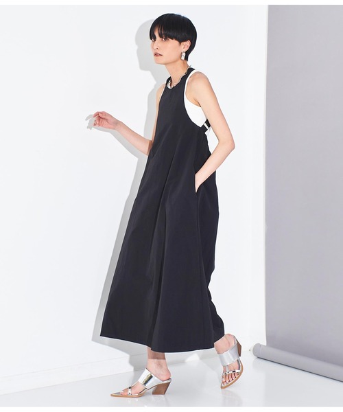 Settimissimo（セッティミッシモ）の「ワッシャータフタバッククロスエプロン風ワンピース（ワンピース・レディース・ブラック/グレイッシュベージュ・FREE）」の13枚目の写真