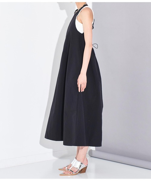 Settimissimo（セッティミッシモ）の「ワッシャータフタバッククロスエプロン風ワンピース（ワンピース・レディース・ブラック/グレイッシュベージュ・FREE）」の16枚目の写真