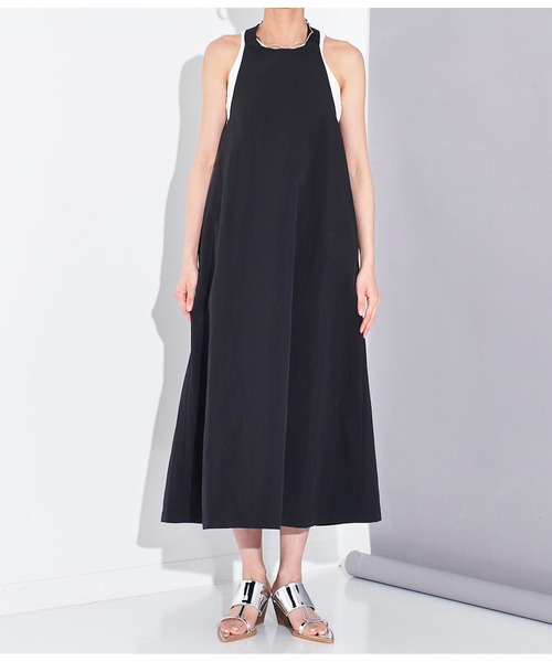 Settimissimo（セッティミッシモ）の「ワッシャータフタバッククロスエプロン風ワンピース（ワンピース・レディース・ブラック/グレイッシュベージュ・FREE）」の15枚目の写真