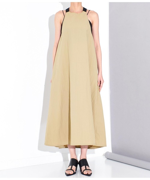 Settimissimo（セッティミッシモ）の「ワッシャータフタバッククロスエプロン風ワンピース（ワンピース・レディース・ブラック/グレイッシュベージュ・FREE）」の18枚目の写真