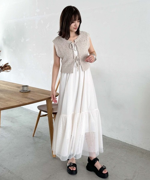 archives（アルシーヴ）の「メッシュニットベスト×チュールキャミワンピースＳＥＴ（ワンピース・レディース・ブラック/アイボリー/オレンジ・MEDIUM）」の6枚目の写真