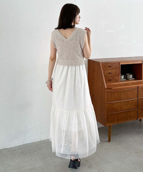 archives（アルシーヴ）の「メッシュニットベスト×チュールキャミワンピースＳＥＴ（ワンピース・レディース・ブラック/アイボリー/オレンジ・MEDIUM）」の7枚目の写真