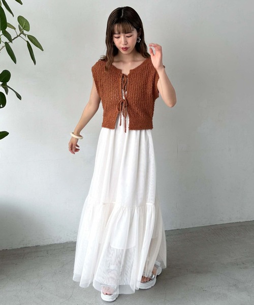 archives（アルシーヴ）の「メッシュニットベスト×チュールキャミワンピースＳＥＴ（ワンピース・レディース・ブラック/アイボリー/オレンジ・MEDIUM）」の11枚目の写真