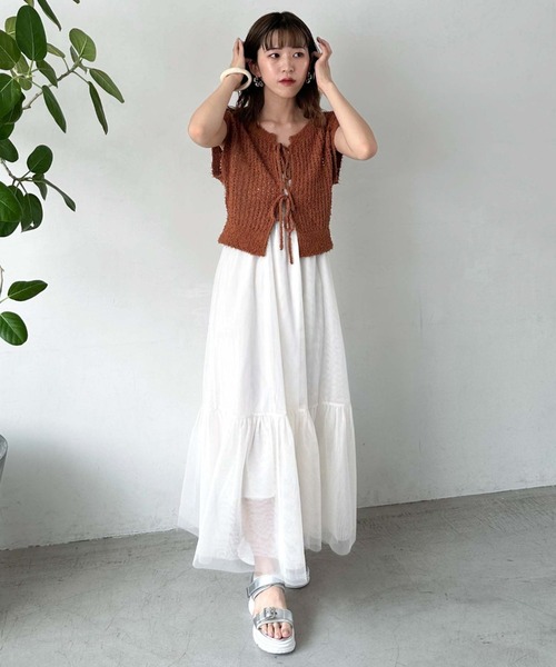 archives（アルシーヴ）の「メッシュニットベスト×チュールキャミワンピースＳＥＴ（ワンピース・レディース・ブラック/アイボリー/オレンジ・MEDIUM）」の12枚目の写真