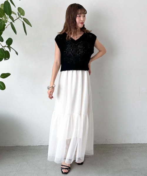 archives（アルシーヴ）の「メッシュニットベスト×チュールキャミワンピースＳＥＴ（ワンピース・レディース・ブラック/アイボリー/オレンジ・MEDIUM）」の21枚目の写真