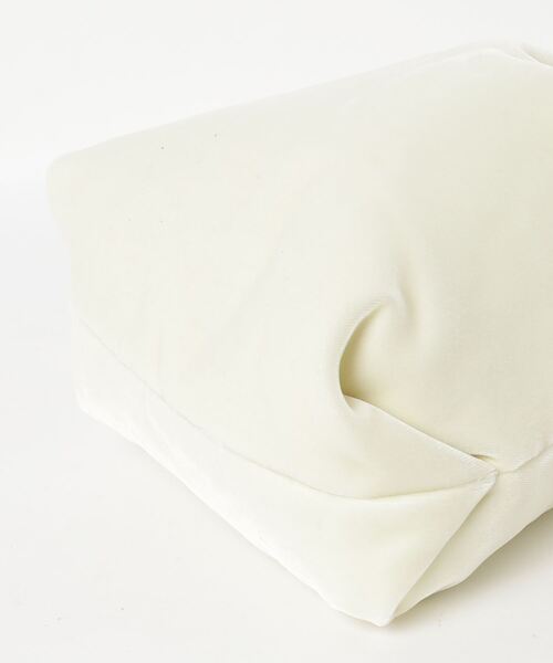 JAMIRAY（ジャミレイ）の「▲JAMIRAY/ジャミレイ VELVET DRAWSTRING PUFFER BAG（ショルダーバッグ・レディース・アイボリー・FREE）」の4枚目の写真