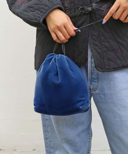 JAMIRAY（ジャミレイ）の「▲JAMIRAY/ジャミレイ VELVET DRAWSTRING PUFFER BAG（ショルダーバッグ・レディース・アイボリー・FREE）」の7枚目の写真