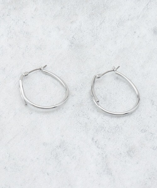 OPAQUE.CLIP(オペークドットクリップ)の「クロスフープフックピアス(ピアス(両耳用)・レディース・ゴールド/シルバー・00)」の2枚目の写真