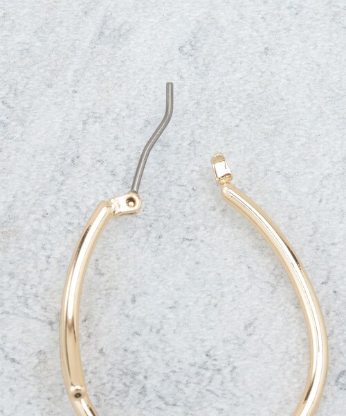 OPAQUE.CLIP(オペークドットクリップ)の「クロスフープフックピアス(ピアス(両耳用)・レディース・ゴールド/シルバー・00)」の5枚目の写真