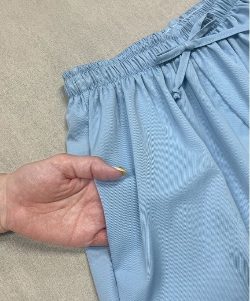 ad thie(アドティエ)の「ドローストリング ショートパンツ(その他パンツ・レディース・ライトブルー/ブラック・FREE)」の5枚目の写真