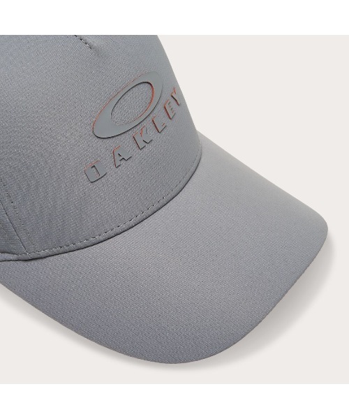 OAKLEY(オークリー)の「オークリー ESSENTIAL TONE CAP 24.0 / キャップ / TRAINING / OAKLEY(キャップ・メンズ・ホワイト/ブラック/グレー・U)」の4枚目の写真