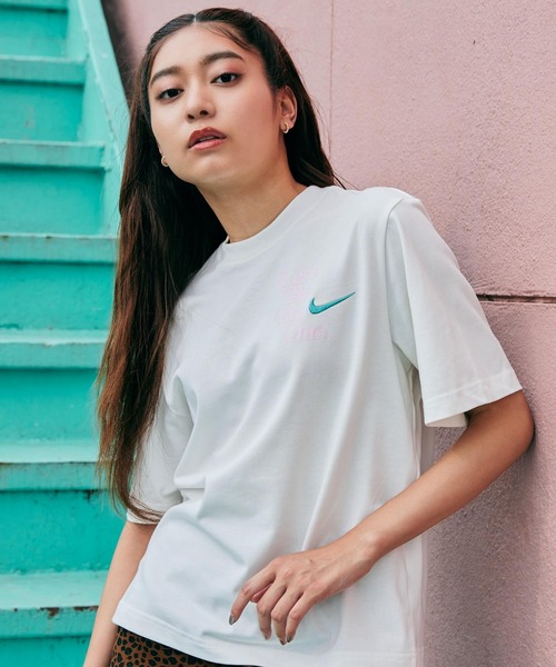 ナイキ レディース ボクシーTシャツ NIKE（ナイキ）の「ナイキ スポーツウェア ウィメンズ ボクシー