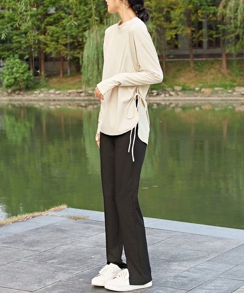 Lace Ladies（レースレディース）の「【2点セット】 ソリッドカラー サイドシャーリング クルーネック ラッシュガード 水陸両用（ラッシュガード・レディース・アイボリー/ブラック/ベージュ/グリーン・FREE/S）」の6枚目の写真