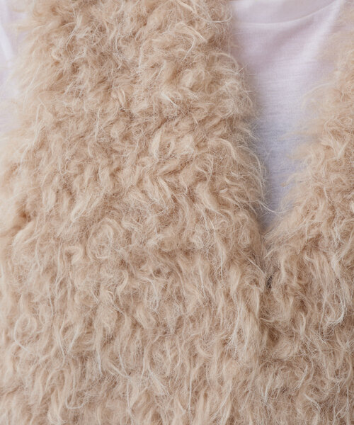 GALLARDAGALANTE（ガリャルダガランテ）の「フェイクファーベスト