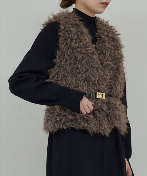 GALLARDAGALANTE（ガリャルダガランテ）の「フェイクファーベスト