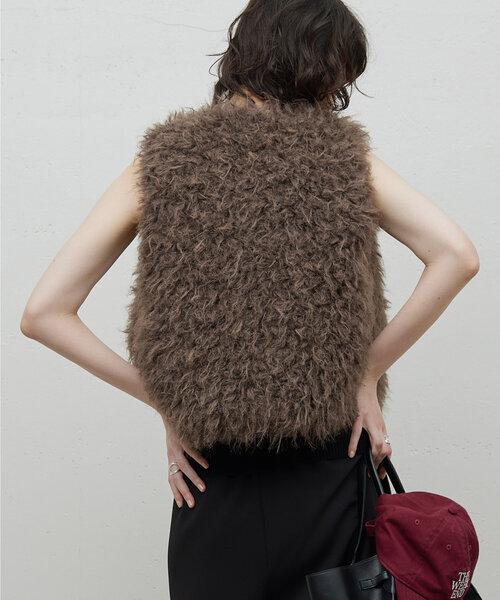 GALLARDAGALANTE（ガリャルダガランテ）の「フェイクファーベスト