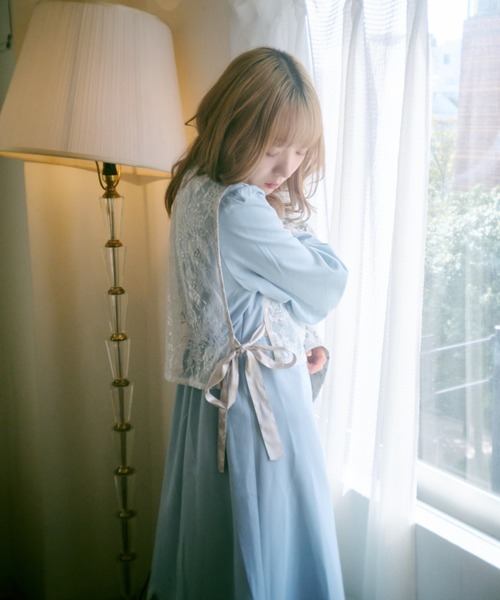 kutir（クティール）の「【クティールとレトロ】サイドリボンレースベスト（ベスト・レディース・オフホワイト/アイボリー/ブルー・FREE）」の5枚目の写真