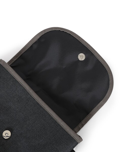 BEAMS HEART（ビームスハート）の「【ユニセックス】ポリエステル 杢素材 コンビ ミニ メッセンジャーバッグ（ショルダーバッグ・メンズ・チャコールグレー/ブラック・ONE SIZE）」の22枚目の写真