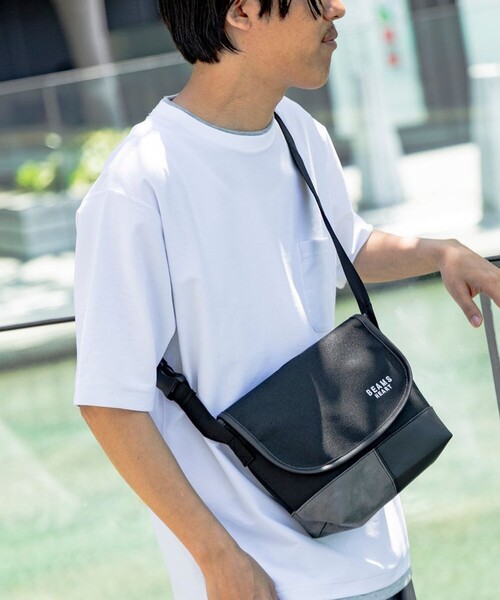 BEAMS HEART（ビームスハート）の「【ユニセックス】ポリエステル 杢素材 コンビ ミニ メッセンジャーバッグ（ショルダーバッグ・メンズ・チャコールグレー/ブラック・ONE SIZE）」の5枚目の写真