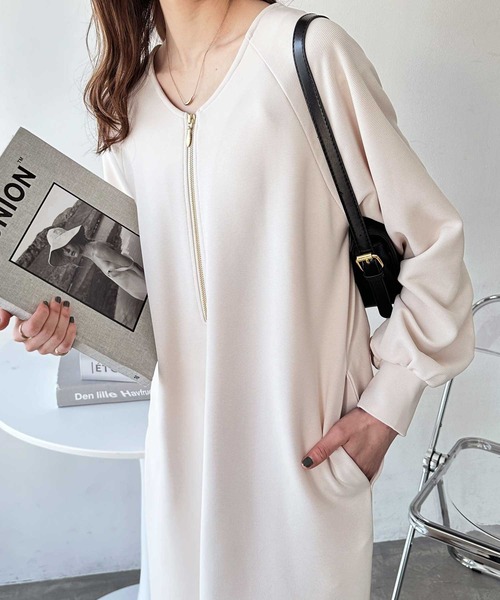 GeeRA(ジーラ)の「前後2WAYハーフジップIラインワンピース(ワンピース・レディース・ブラック/アイボリー・MEDIUM/LARGE)」の3枚目の写真