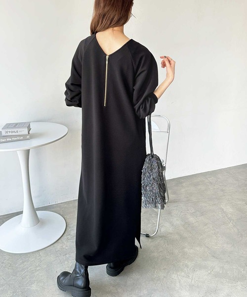 GeeRA(ジーラ)の「前後2WAYハーフジップIラインワンピース(ワンピース・レディース・ブラック/アイボリー・MEDIUM/LARGE)」の10枚目の写真