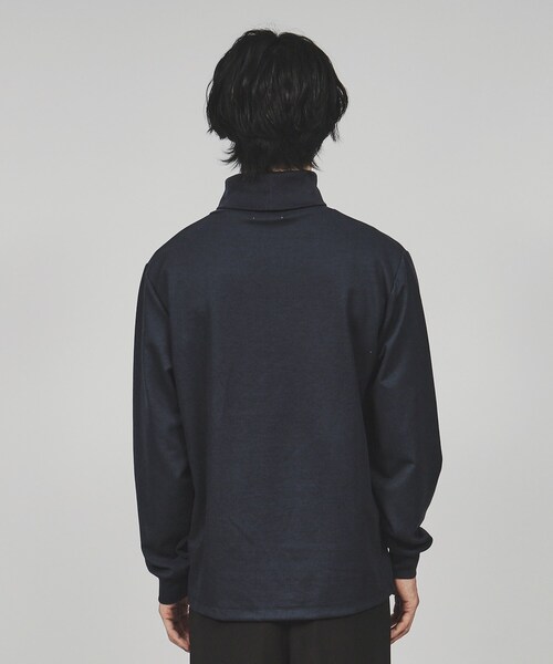 tk.TAKEO KIKUCHI（ティーケータケオキクチ）の「スマートタートルネックプルオーバー（Tシャツ/カットソー・メンズ・ホワイト/ブラック/ネイビー・03/02/01）」の7枚目の写真