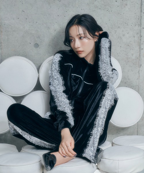 ANDGEEBEE（アンジービー）の「レースライントラックジャケット（ジャージ・レディース・グレー/ブラック・FREE）」の4枚目の写真