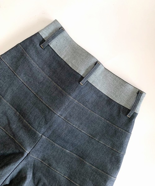 Q（キュー）の「バイカラーボーダーラインデニム（デニムパンツ・レディース・グレー・SMALL/MEDIUM/LARGE）」の6枚目の写真