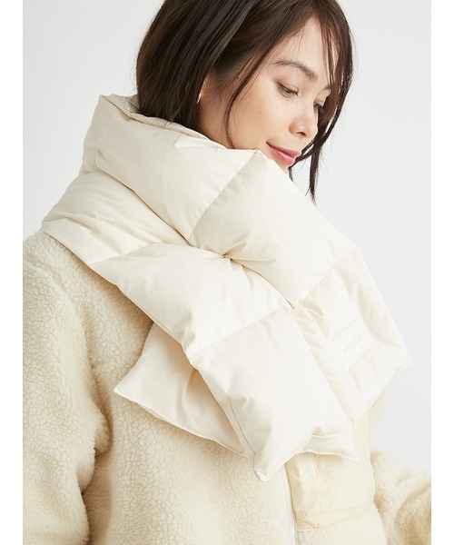 emmi（エミ）の「【emmi×TAION】キルティングダウンマフラー（マフラー・レディース・ブラック/オフホワイト・FREE）」の5枚目の写真