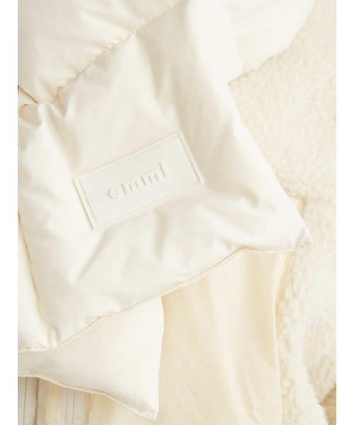 emmi（エミ）の「【emmi×TAION】キルティングダウンマフラー（マフラー・レディース・ブラック/オフホワイト・FREE）」の11枚目の写真