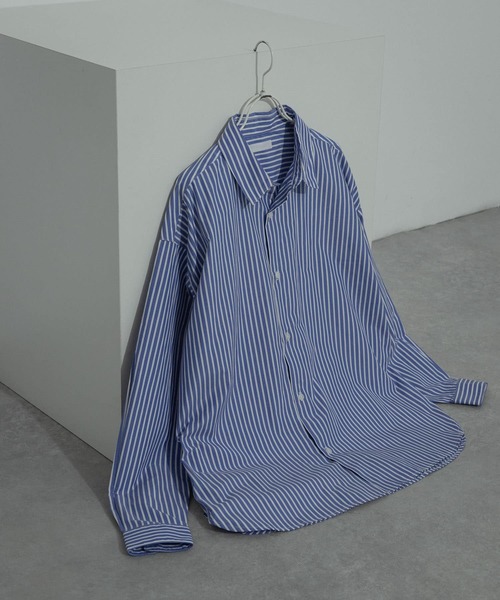 SENSE OF PLACE by URBAN RESEARCH（センスオブプレイスバイアーバンリサーチ）の「『ユニセックス』ストライプルーズシャツ（シャツ/ブラウス・メンズ・ホワイト/チャコールグレー/ネイビー・MEDIUM/LARGE）」の3枚目の写真
