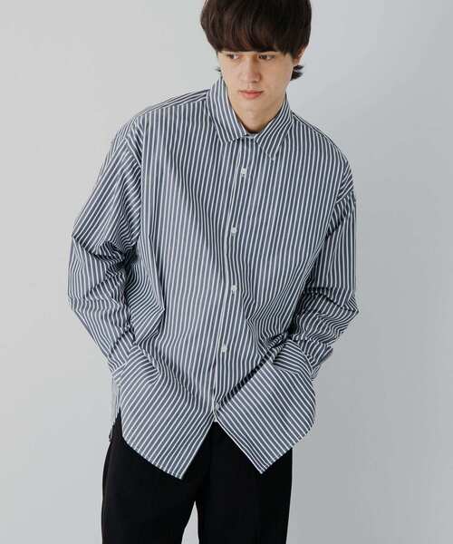 SENSE OF PLACE by URBAN RESEARCH（センスオブプレイスバイアーバンリサーチ）の「『ユニセックス』ストライプルーズシャツ（シャツ/ブラウス・メンズ・ホワイト/チャコールグレー/ネイビー・MEDIUM/LARGE）」の4枚目の写真