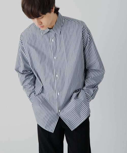 SENSE OF PLACE by URBAN RESEARCH（センスオブプレイスバイアーバンリサーチ）の「『ユニセックス』ストライプルーズシャツ（シャツ/ブラウス・メンズ・ホワイト/チャコールグレー/ネイビー・MEDIUM/LARGE）」の5枚目の写真