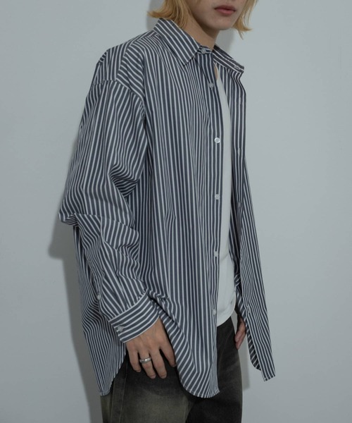 SENSE OF PLACE by URBAN RESEARCH（センスオブプレイスバイアーバンリサーチ）の「『ユニセックス』ストライプルーズシャツ（シャツ/ブラウス・メンズ・ホワイト/チャコールグレー/ネイビー・MEDIUM/LARGE）」の9枚目の写真