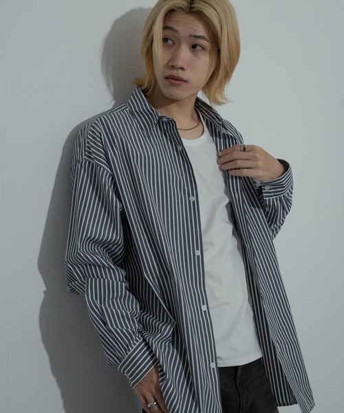 SENSE OF PLACE by URBAN RESEARCH（センスオブプレイスバイアーバンリサーチ）の「『ユニセックス』ストライプルーズシャツ（シャツ/ブラウス・メンズ・ホワイト/チャコールグレー/ネイビー・MEDIUM/LARGE）」の12枚目の写真