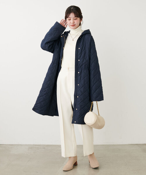 natural couture(ナチュラルクチュール)の「ウエストドロスト中綿キルトコート(その他アウター・レディース・アイボリー/グレイッシュベージュ/ブラック/ネイビー・FREE)」の17枚目の写真