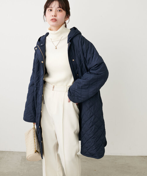 natural couture(ナチュラルクチュール)の「ウエストドロスト中綿キルトコート(その他アウター・レディース・アイボリー/グレイッシュベージュ/ブラック/ネイビー・FREE)」の18枚目の写真