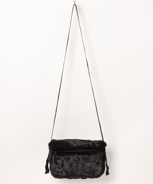 NIKE（ナイキ）の「【NIKE】フューチュラ 365 フェイクファー クロスボディバッグ (1L)（ショルダーバッグ・レディース・ブラック/ライトグリーン・FREE）」の6枚目の写真