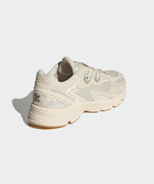 adidas Originals(アディダスオリジナルス)の「《WEB限定追加》【adidas Originals/アディダスオリジナルス】ASTIR W GV9200(スニーカー・レディース・ベージュ・24.5cm/24cm/23.5cm/23cm)」の3枚目の写真