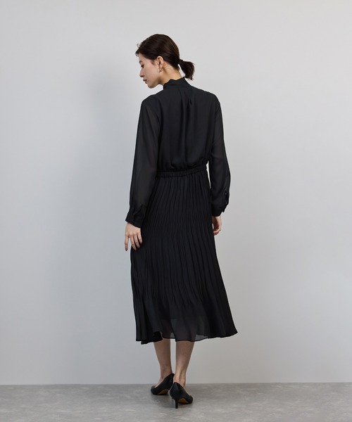 ROPE'（ロペ）の「ジョーゼットシフォンプリーツワンピース・25AW（ワンピース・レディース・ベージュ/ネイビー・36/38）」の21枚目の写真