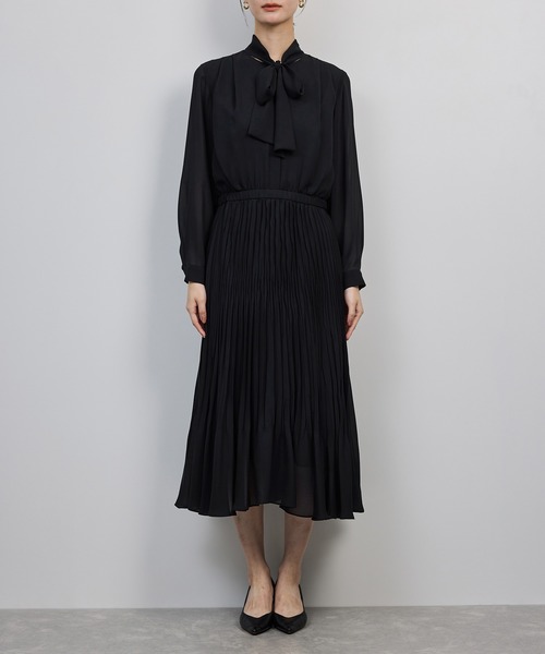 ROPE'（ロペ）の「ジョーゼットシフォンプリーツワンピース・25AW（ワンピース・レディース・ベージュ/ネイビー・36/38）」の20枚目の写真