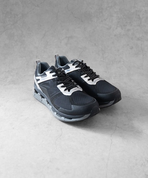 【希少コラボ】MOISTHROUGH360×71 MICHAEL スニーカー MOISTHROUGH360×71 MICHAEL 特許取得・通気防水システム採用