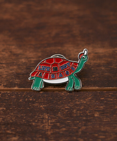 BIRTHDAY BAR（バースデイバー）の「PINS（バッジ・レディース・ブルー/ブラック/レッド系その他/レッド/ピンク/イエロー/ゴールド/ブラック系その他/ピンク系その他/ブルー系その他/グリーン・0）」の9枚目の写真