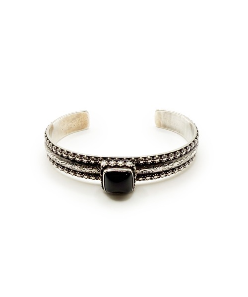 Indian Jewelry(インディアンジュエリー)の「THEATER シアター センタースクエアストーンシルバーバングル Made in USA(バングル/リストバンド・メンズ・ブルー/ブラック・FREE)」の3枚目の写真