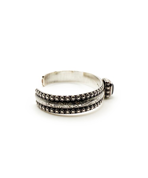 Indian Jewelry(インディアンジュエリー)の「THEATER シアター センタースクエアストーンシルバーバングル Made in USA(バングル/リストバンド・メンズ・ブルー/ブラック・FREE)」の5枚目の写真