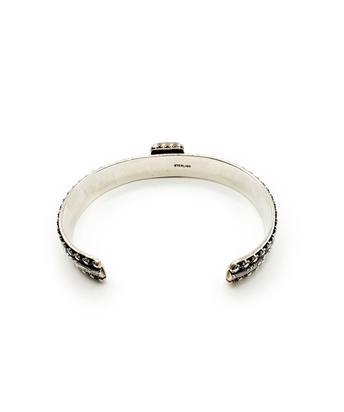 Indian Jewelry(インディアンジュエリー)の「THEATER シアター センタースクエアストーンシルバーバングル Made in USA(バングル/リストバンド・メンズ・ブルー/ブラック・FREE)」の7枚目の写真