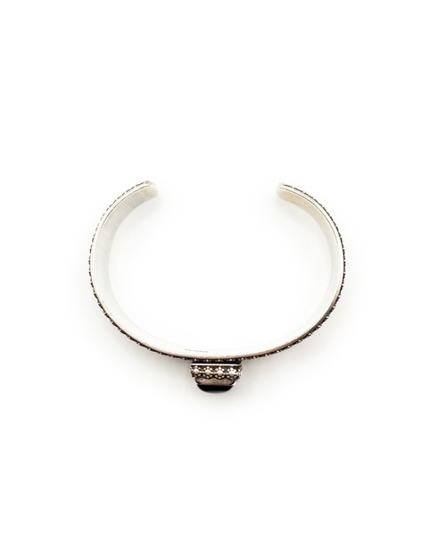 Indian Jewelry(インディアンジュエリー)の「THEATER シアター センタースクエアストーンシルバーバングル Made in USA(バングル/リストバンド・メンズ・ブルー/ブラック・FREE)」の9枚目の写真