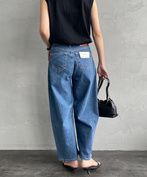 SOMETHING（サムシング）の「[SOMETHING/サムシング] HANA タックカーブテーパード デニムパンツ（デニムパンツ・レディース・ライトインディゴブルー/ブラック/インディゴブルー・XS/S/M）」の8枚目の写真