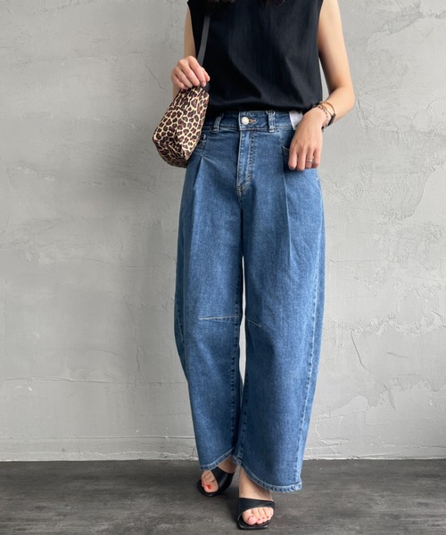 SOMETHING（サムシング）の「[SOMETHING/サムシング] HANA タックカーブテーパード デニムパンツ（デニムパンツ・レディース・ライトインディゴブルー/ブラック/インディゴブルー・XS/S/M）」の10枚目の写真